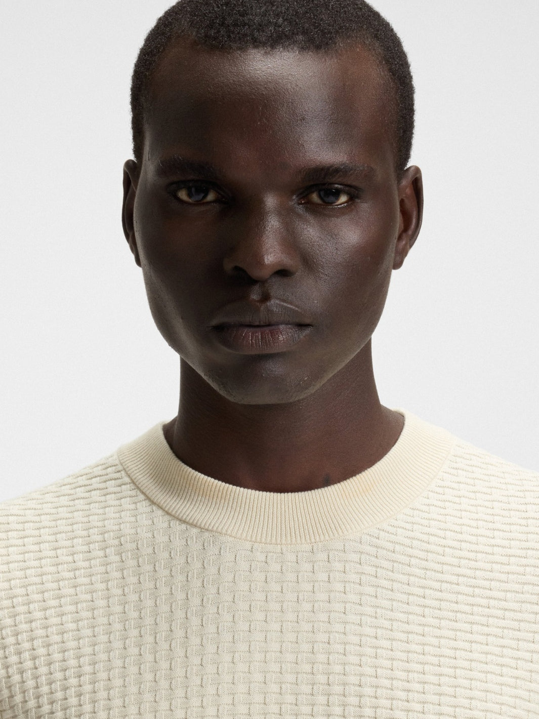 STRUCTURED SWEATER