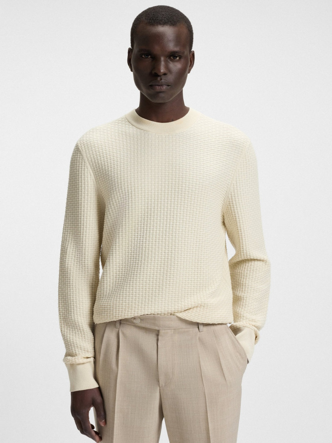 STRUCTURED SWEATER