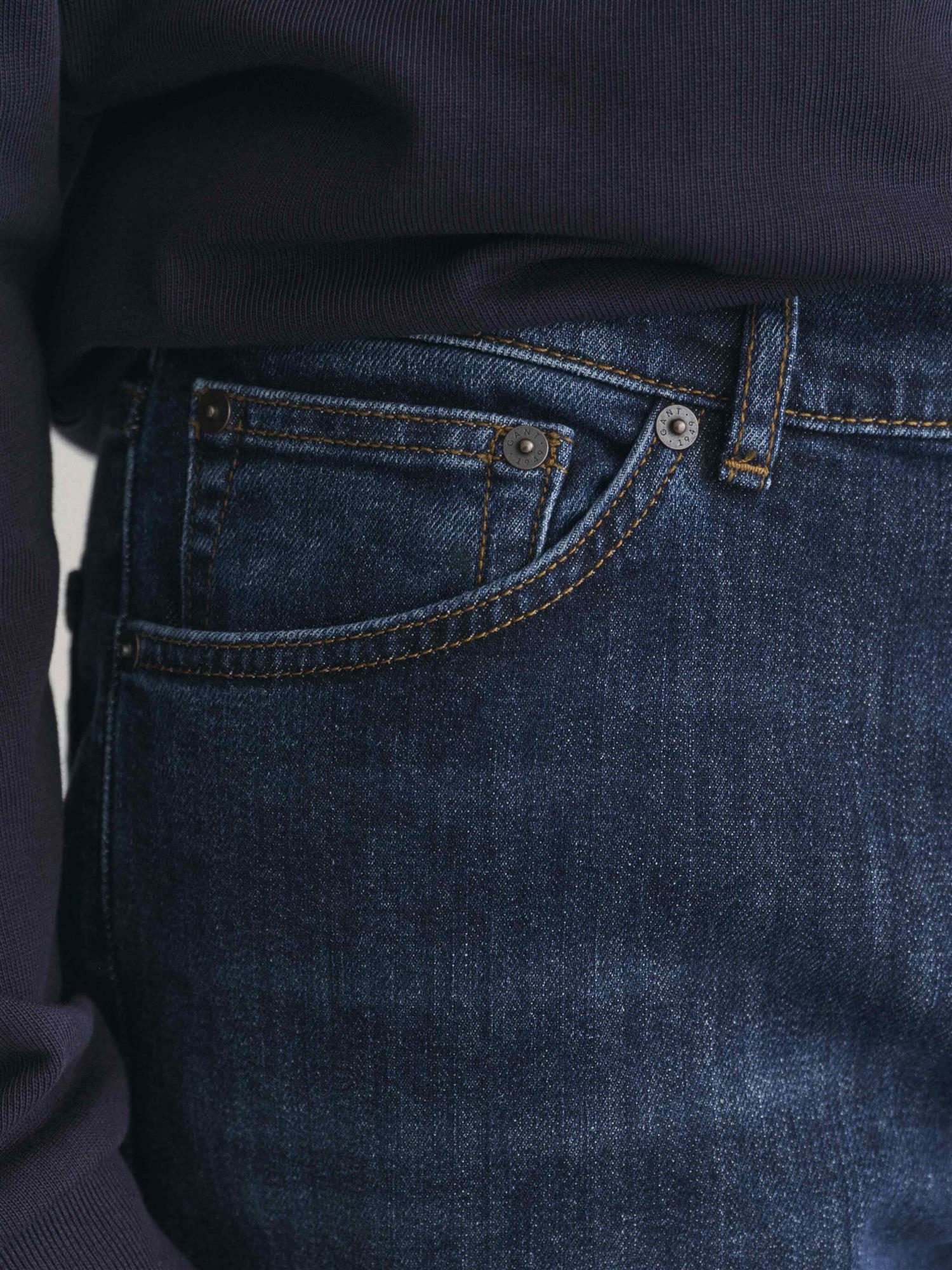 REGULAR FIT JEANS