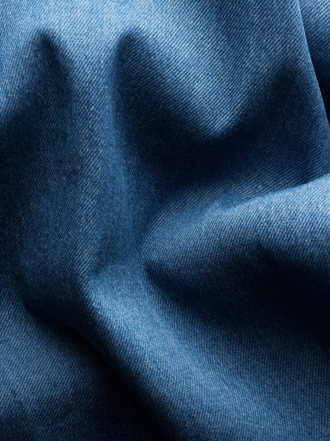 CONTEMPORARY STRETCH DENIM SHIRT