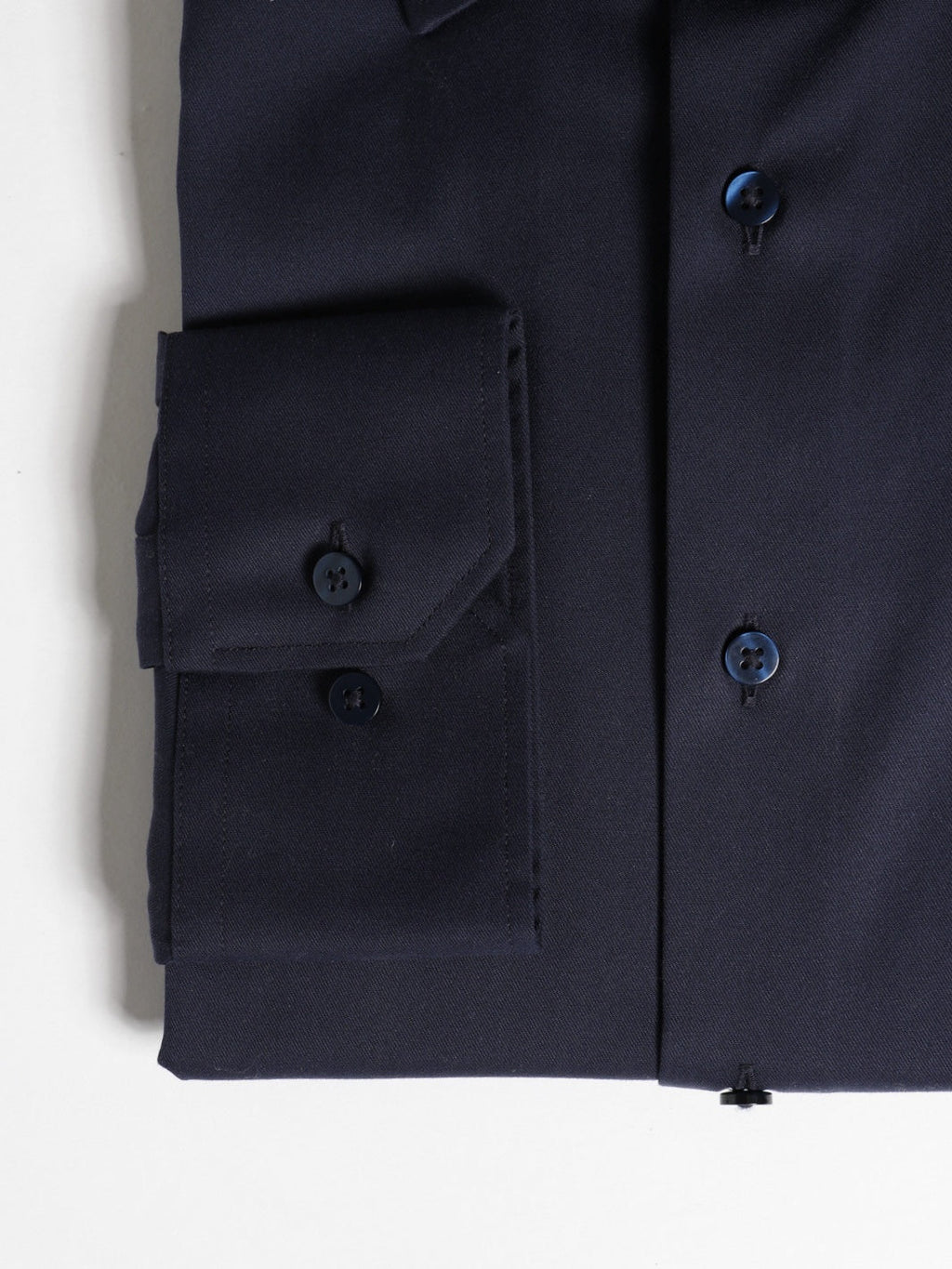 MODERN FIT SHIRT