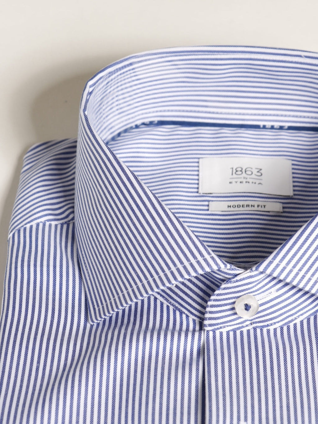 MODERN FIT SHIRT