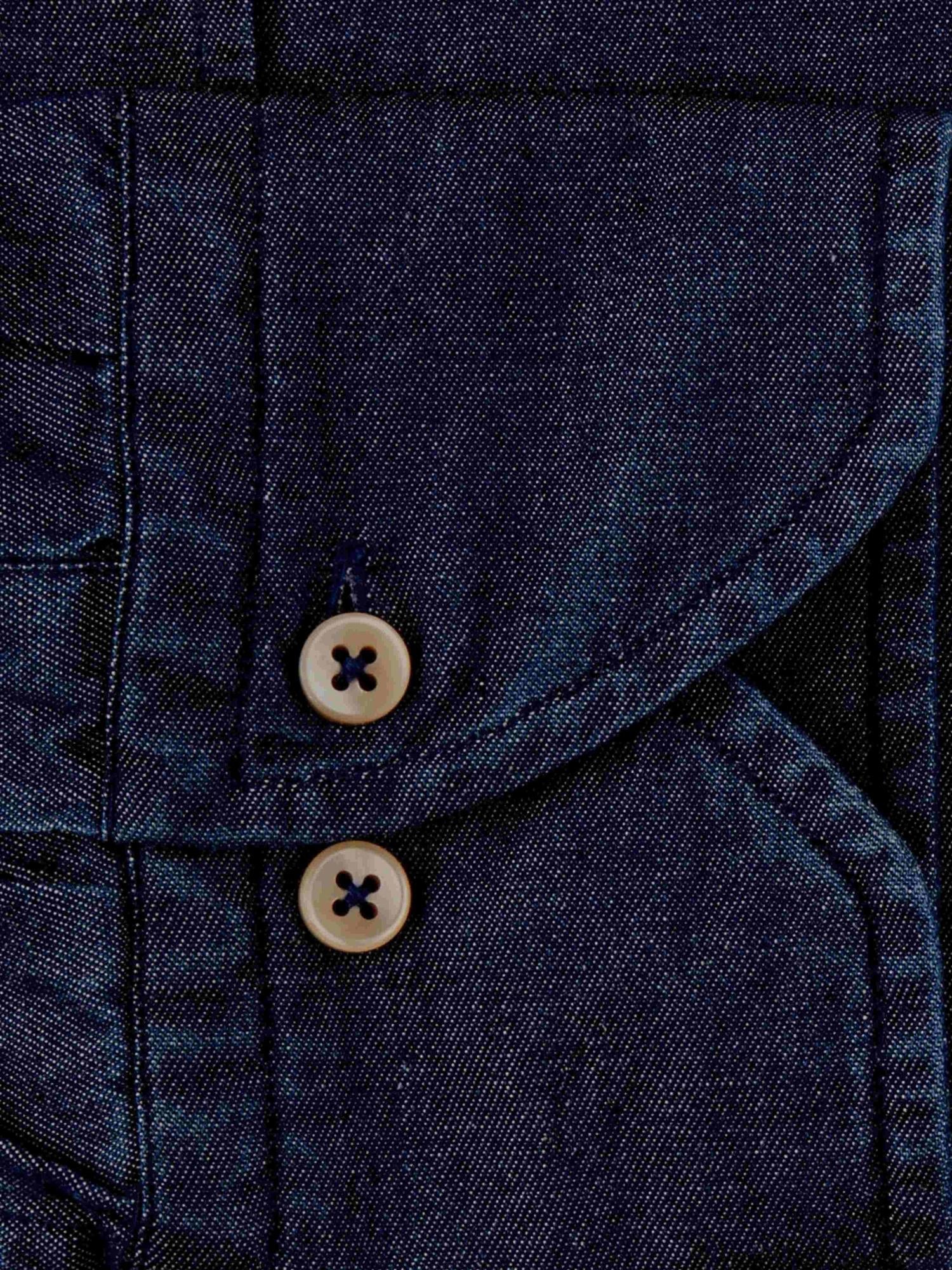 FITTED BODY DENIM SHIRT