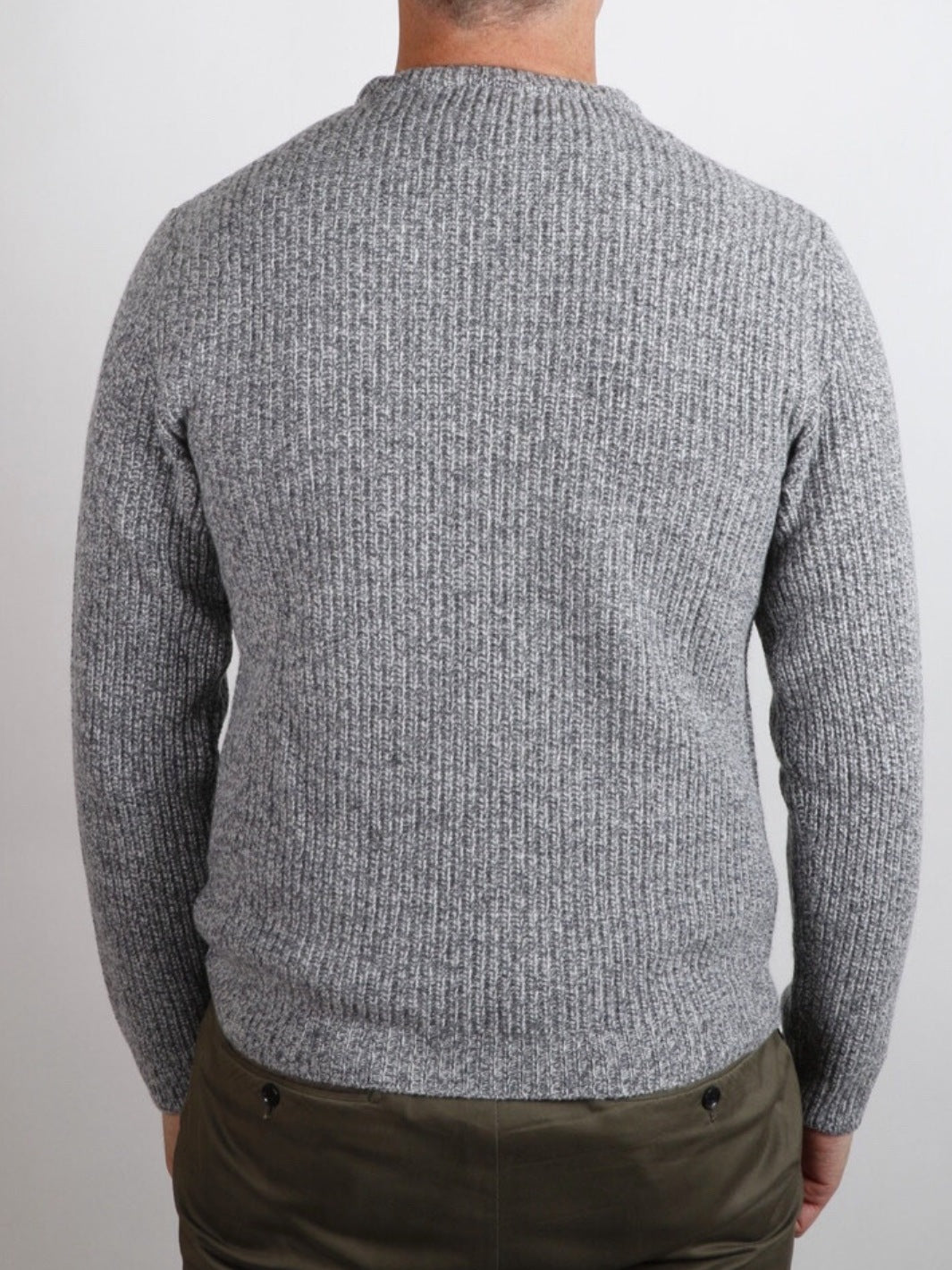CREW NECK SWEATER