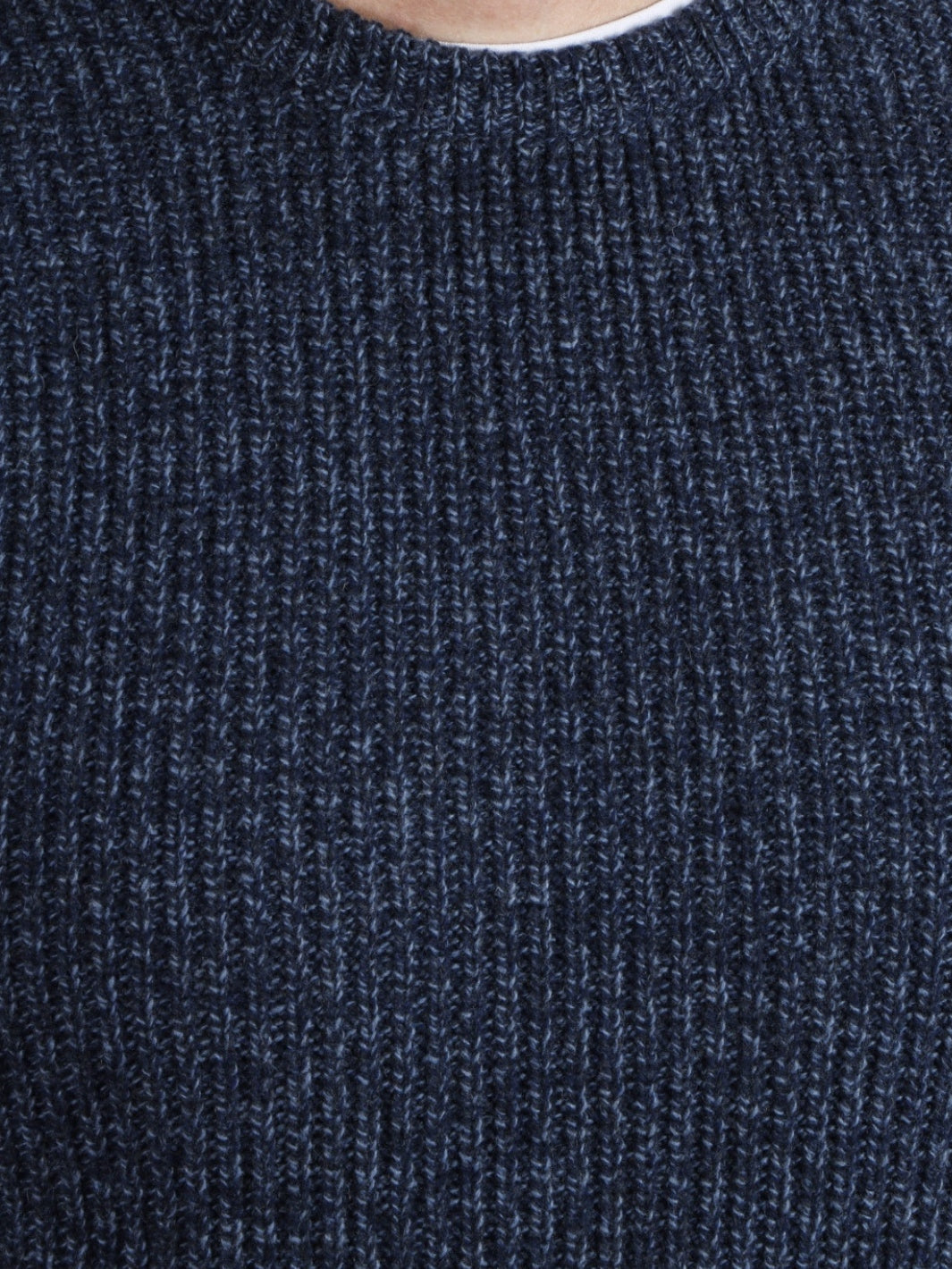 CREW NECK SWEATER