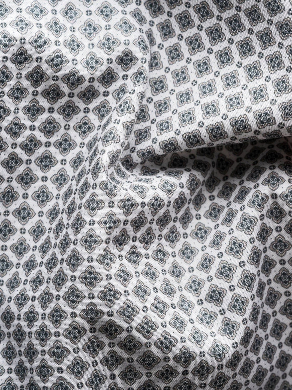 CONTEMPORARY MEDALLION COTTON TENCEL SHIRT
