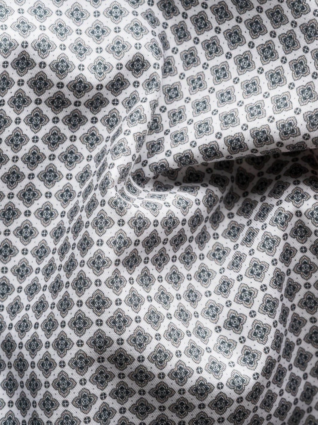 CONTEMPORARY MEDALLION COTTON TENCEL SHIRT