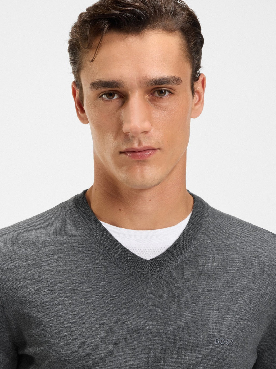 VIRIGIN WOOL V-NECK