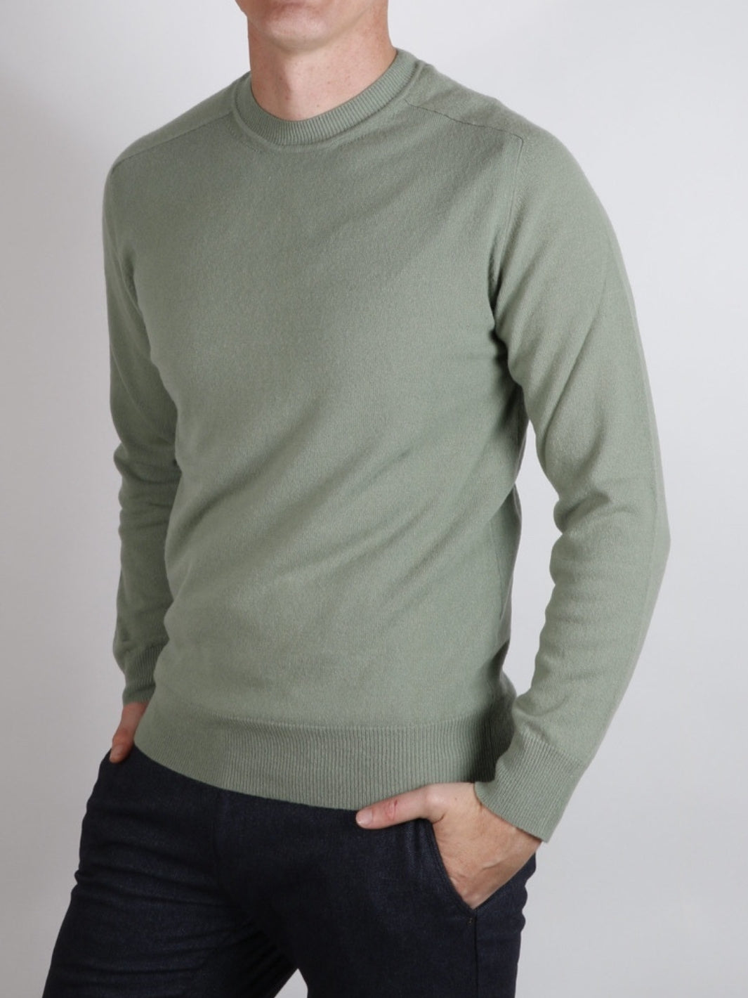 CREW NECK SWEATER