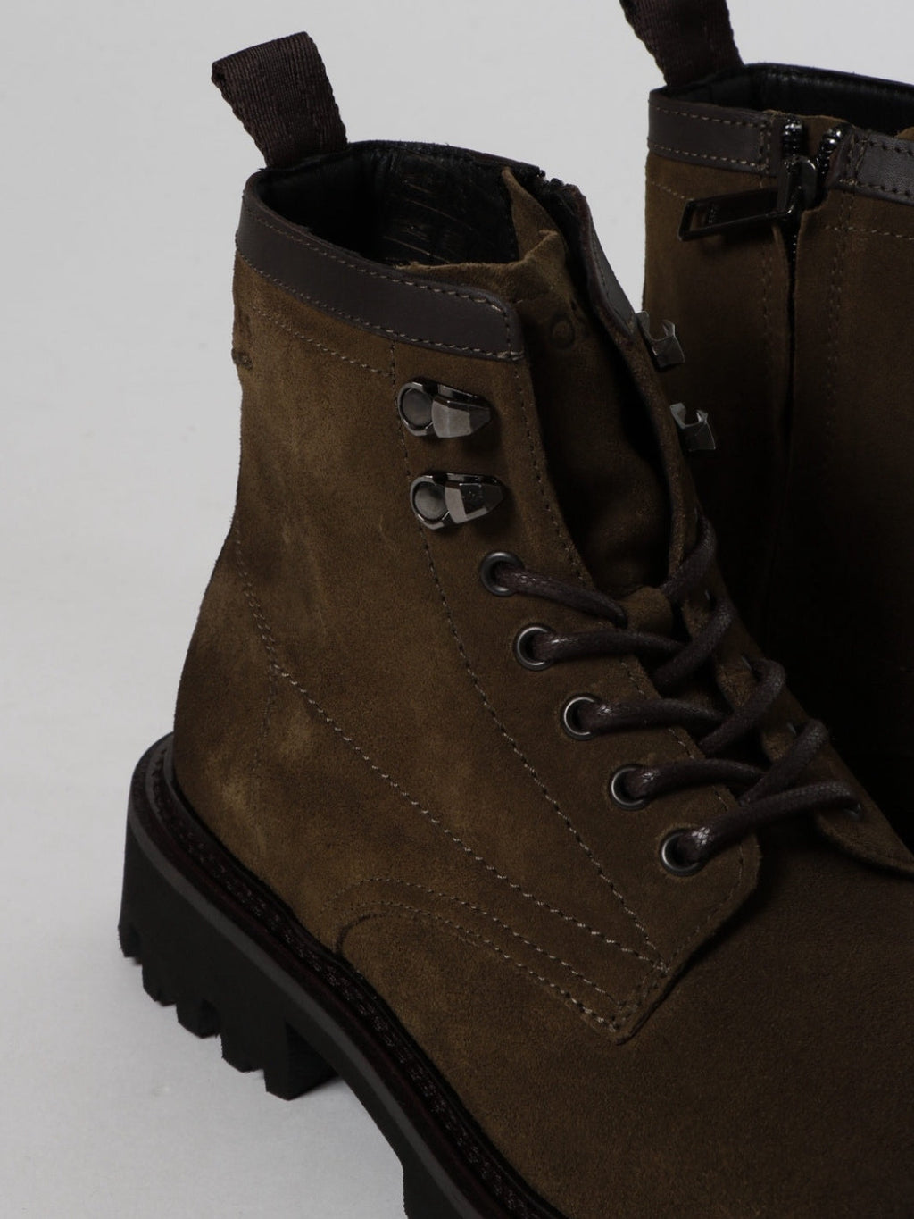 LEATHER BOOTS
