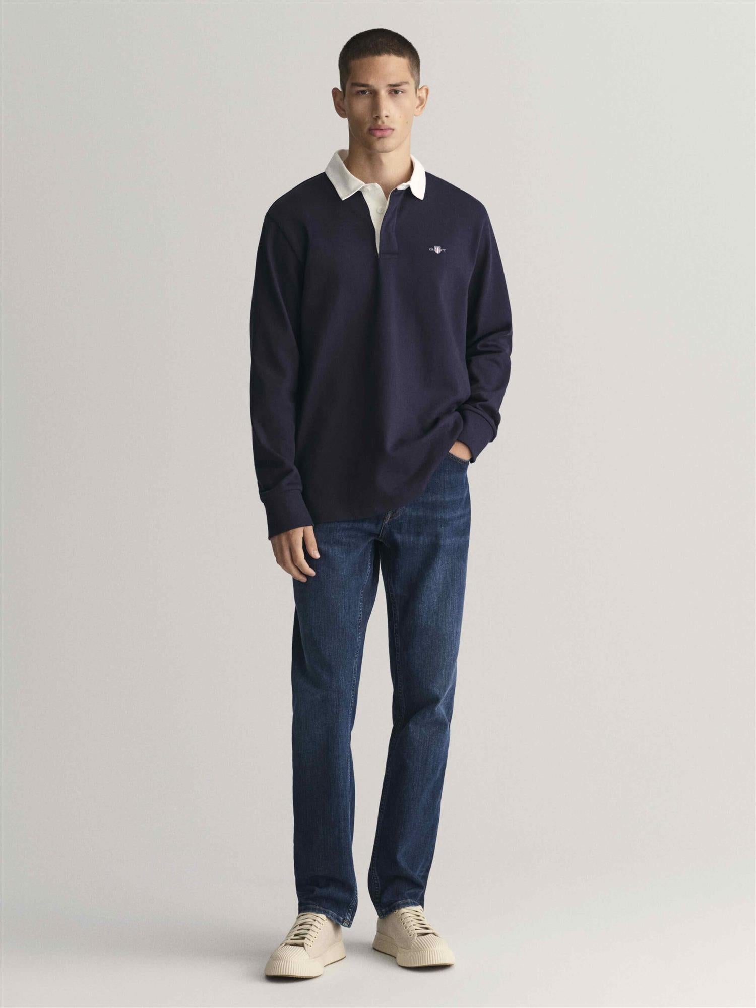 REGULAR FIT JEANS